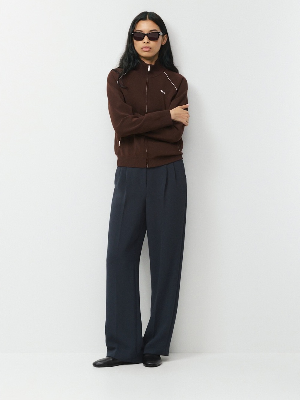 Aritzia The Effortless Pants Crepette Navy Wide Leg Trousers Tailored Pleated